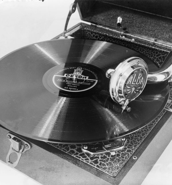 wind up record player